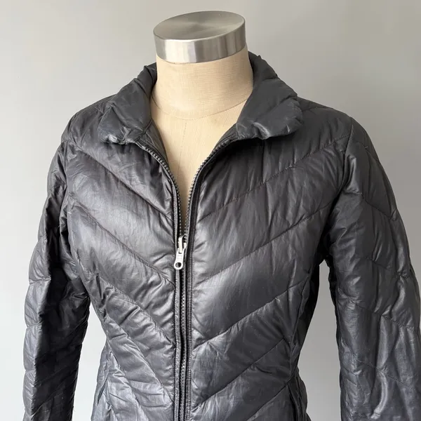 Patagonia Black Down Jacket Women’s Small Lightweight Puffer - Image 2