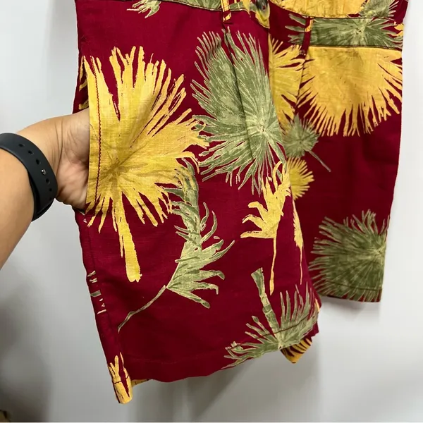 Free People Maroon Malibu Tropical Print Shorts Romper Size Medium w/pockets - Image 2