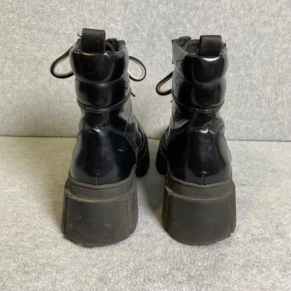 Steve Madden Incredible Combat Boots Women's 7.5 Black Platform Lug Sole Zip EUC - Image 4
