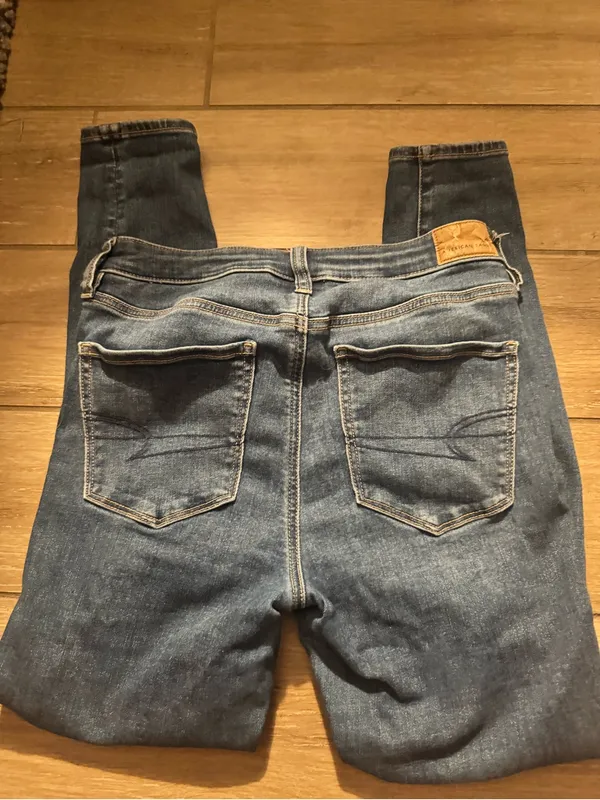 American Eagle Outfitters Women's Medium Blue Skinny Jeans - Image 4