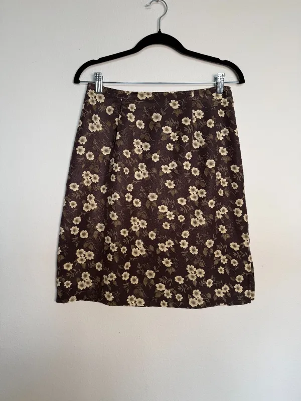 Vintage Brown Floral Skirt Knee Length - Image 4