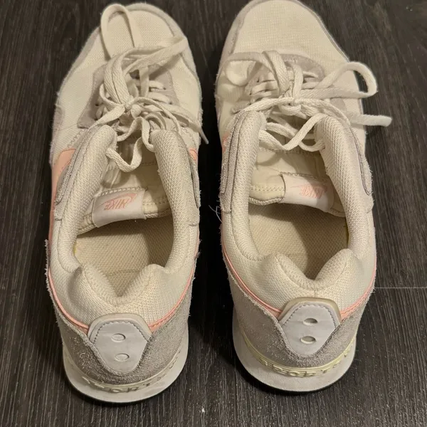 Nike Venture Runner Women’s Shoes VTG 80s 90s Running Off White Coral - Image 5