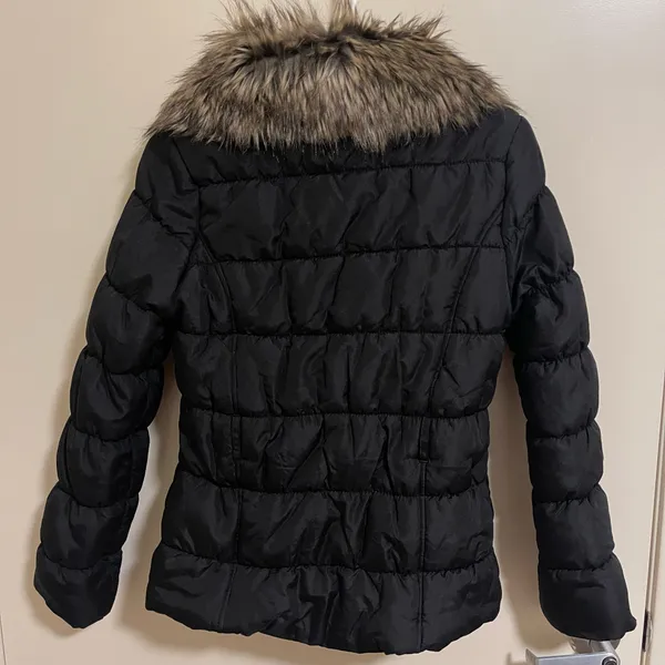New Look Women’s Black Puffer Jacket Size Small Faux Fur Collar Zip Pockets - Image 2
