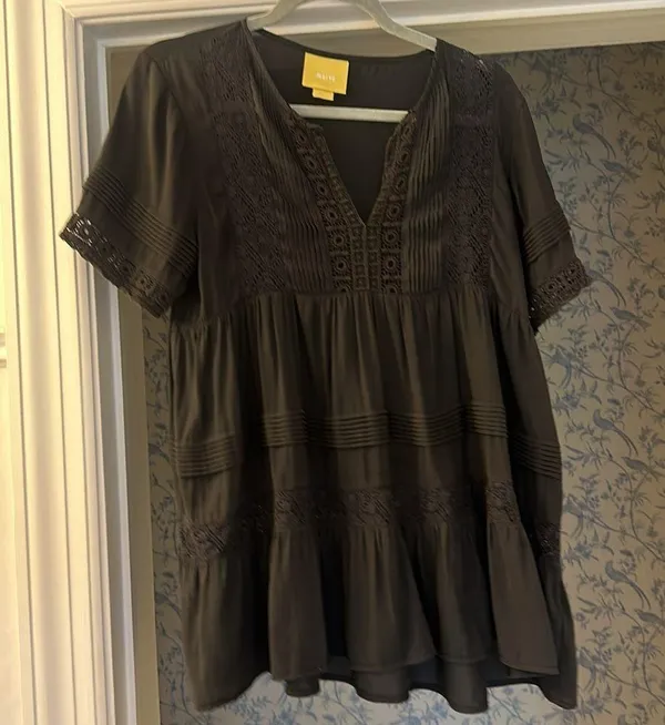 Maeve Anthropologie short sleeved top Medium black cute - Image 11
