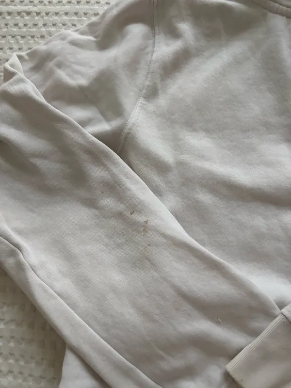 Aeropostale white hoodie size small so cute and comfy just trying to declutter There are 2 small holes on each arm as pictured - Image 4