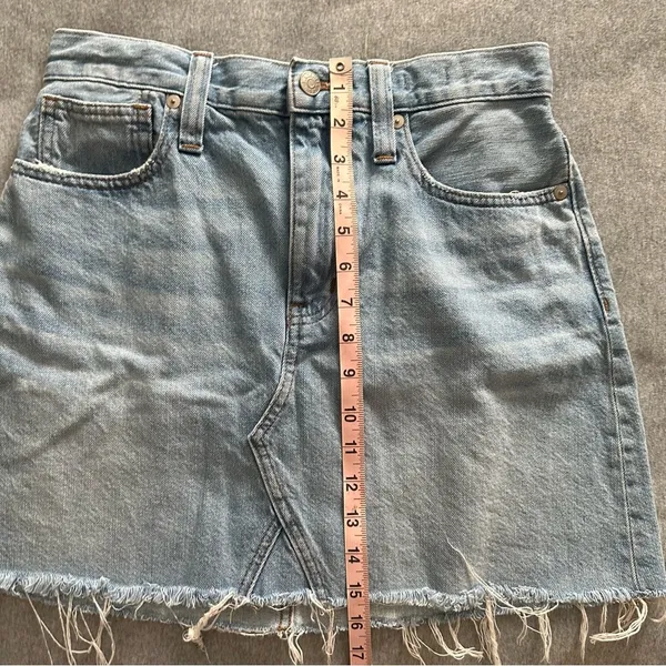 Madewell denim skirt distressed raw hem rigid denim Aline size 28 - Image 7