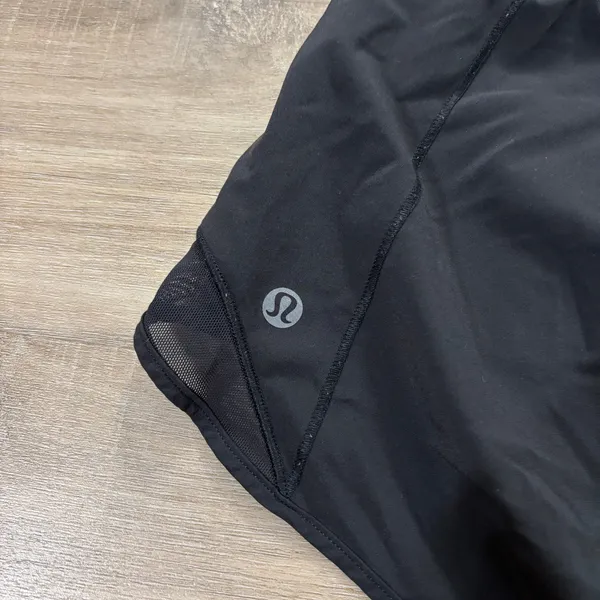Lululemon Hotty Hot Short *High-Rise Long 4" Women Size 6 Black - Image 4
