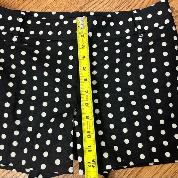 LOFT | Black & White Polka Dot Textured Shorts Size 6 - Image 9