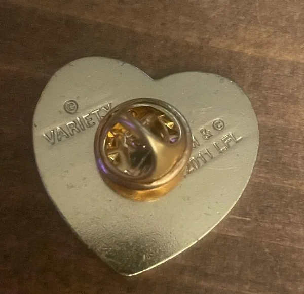 Star Wars R2D2 & C-3PO heart shape tac pin - Image 3