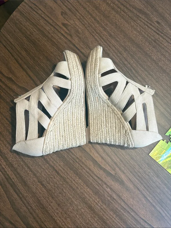 Beige Canvas Size 8 Espadrille Wedge Sandals Merona - Image 5