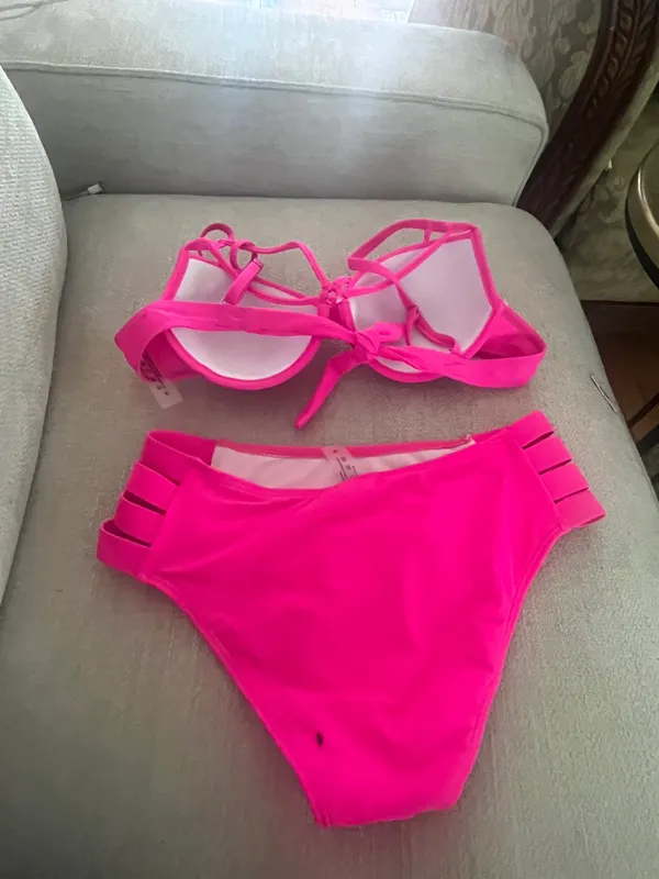 Make a splash with this vibrant pink bikini set. Perfect for a day at the beach or lounging by the pool. - Image 4