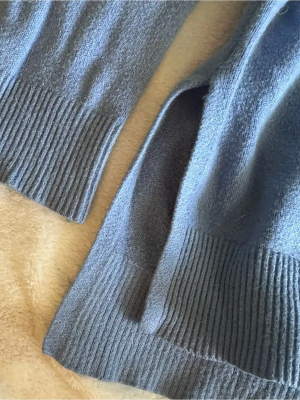 Tahari Light Blue Women's Crewneck Sweater Size M Preppy Twee - Image 3