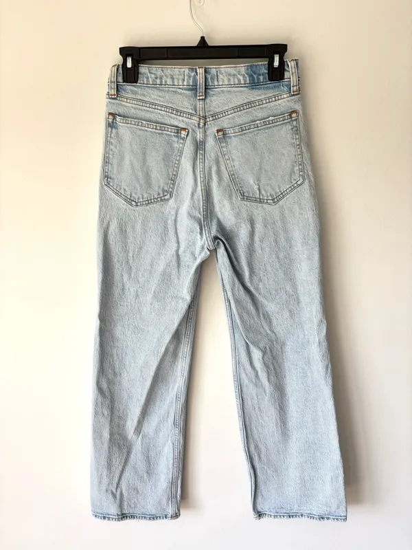 Abercrombie & Fitch the ‘90s Relaxed Jean High Rise Light Wash Crossover Waist - Image 6