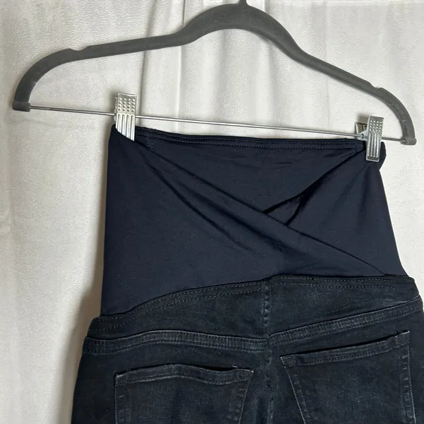 Isabel Maternity Raw Hem Full Belly Panel Dark Wash Bermuda‎ Jean Shorts Size 2 - Image 4