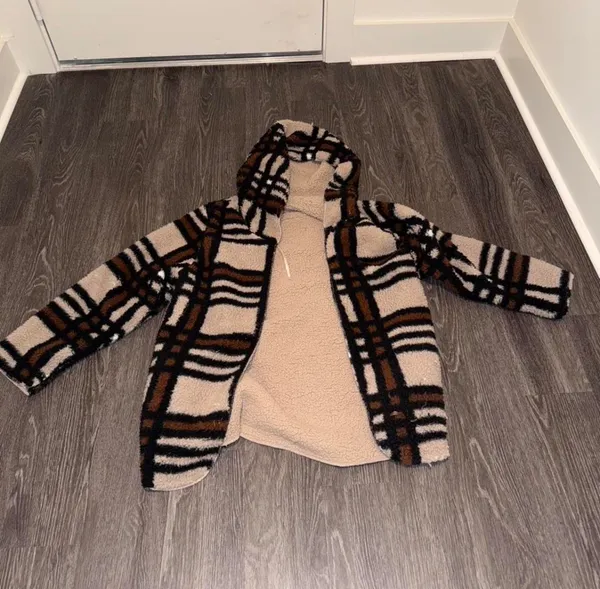 Sherpa Teddy Jacket Costco Multiple Size M - Image 3