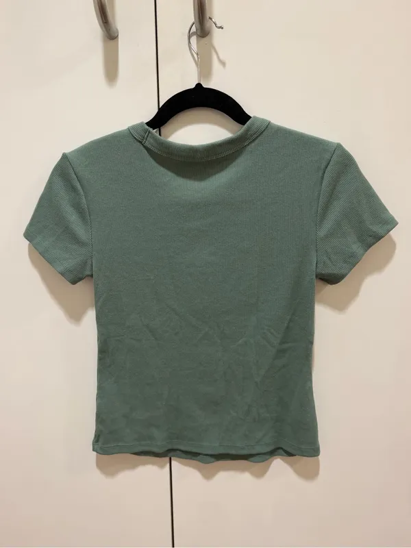 Old Navy Snug Crop T-Shirt Herbal Green - Image 3