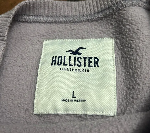 Hollister Cropped Crew Neck - Image 3