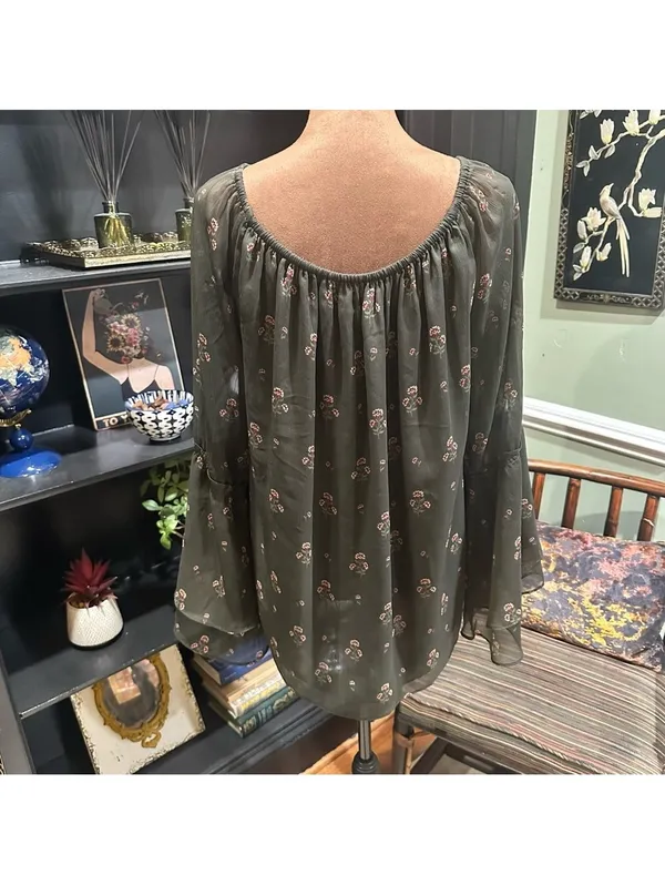 White House Black Market Floral Sheer Sleeve Blouse – Size M - Image 8