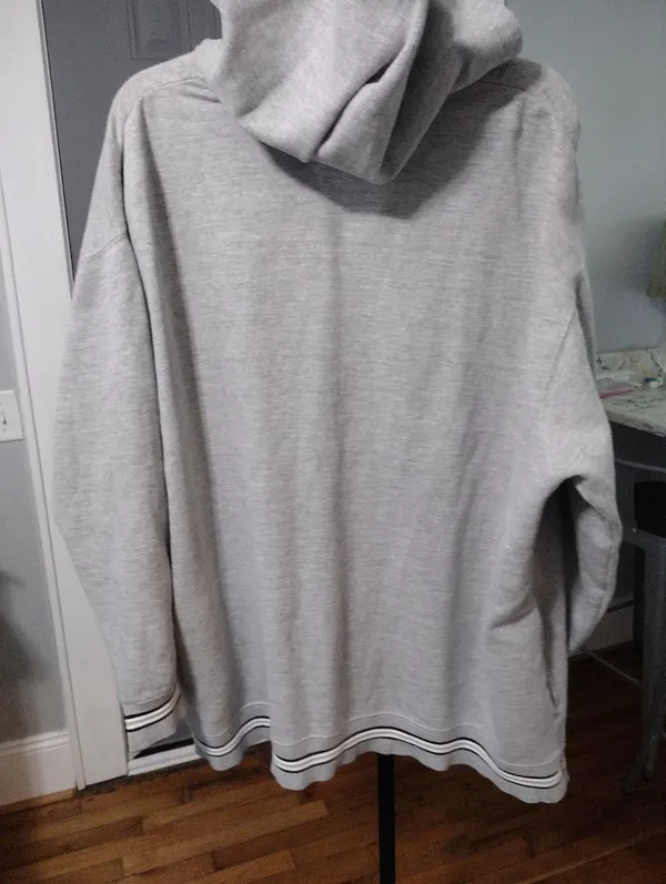 90s Disney Grey Zip-Up Hooded Sweater with Winnie the Pooh Patch - Image 4