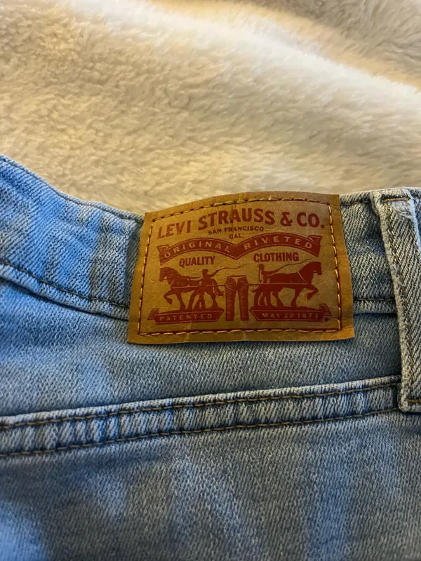 721 Levi’s High-Rise Skinny Jean - Image 3