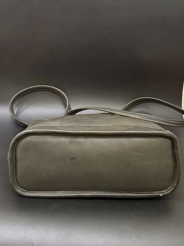 Vintage COACH 9305 Gray Glove-Tanned Leather Bleecker Bucket Shoulder Tote Bag - Image 4