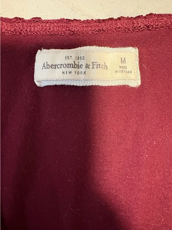 Abercrombie and Fitch burgundy lace top - Image 3