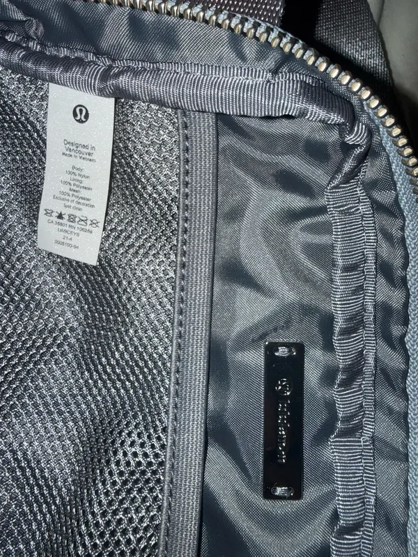 Lululemon Everywhere Belt Bag 1L Grey - Image 5