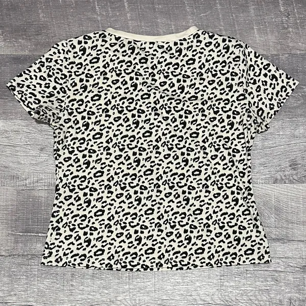 Leopard Print Short Sleeve Crop T Shirt Womens M Runs Small Khaki Black Tee - Image 4
