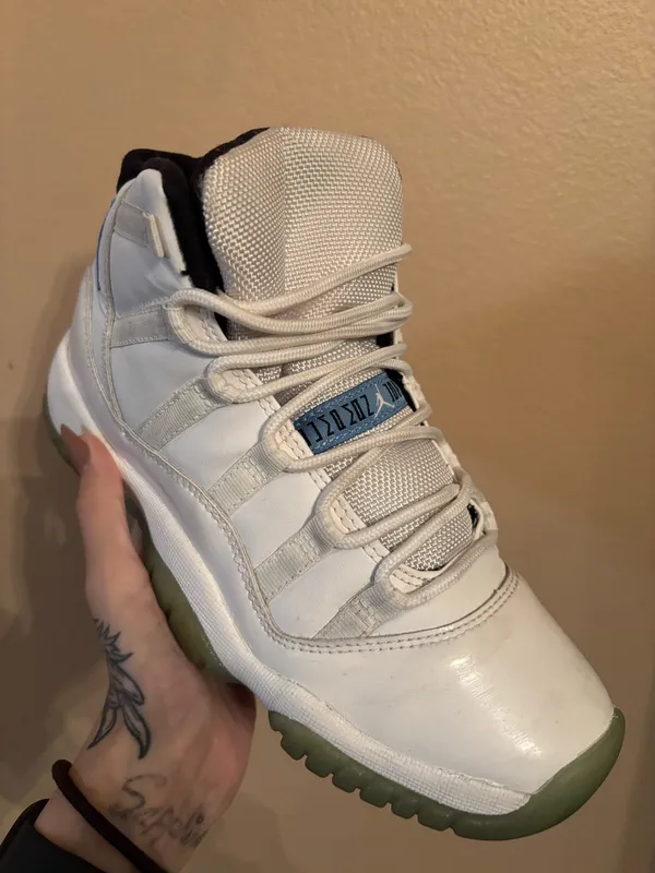 Air Jordan 11 BG 'Legend Blue' - Image 2