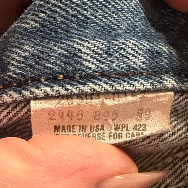 Levi's Classic Blue Jeans with Signature Patch - Image 6