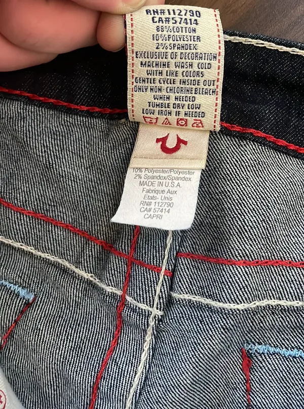 WLHJ58FE2 Americana Chain Dark Rinse Rolled Capri Jeans $209 EUC 28 - Image 11
