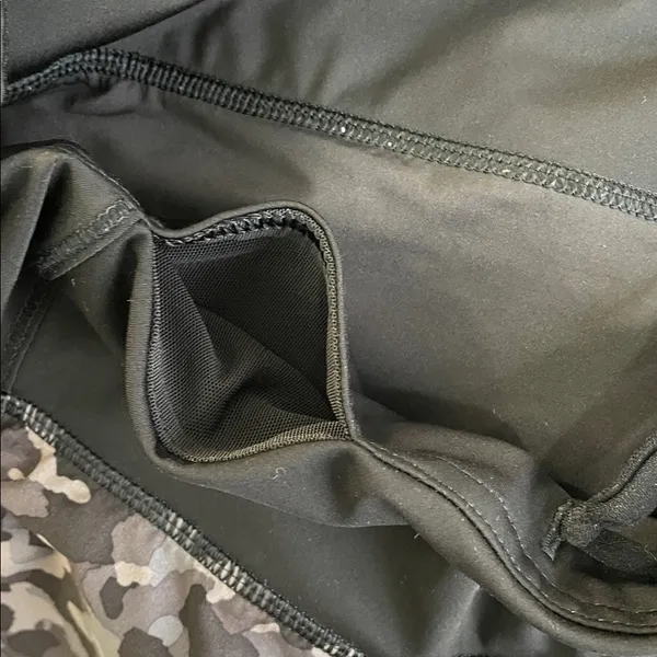 Athleta Running Free Camoflage Shorts Black Gray Camo Print - Image 6