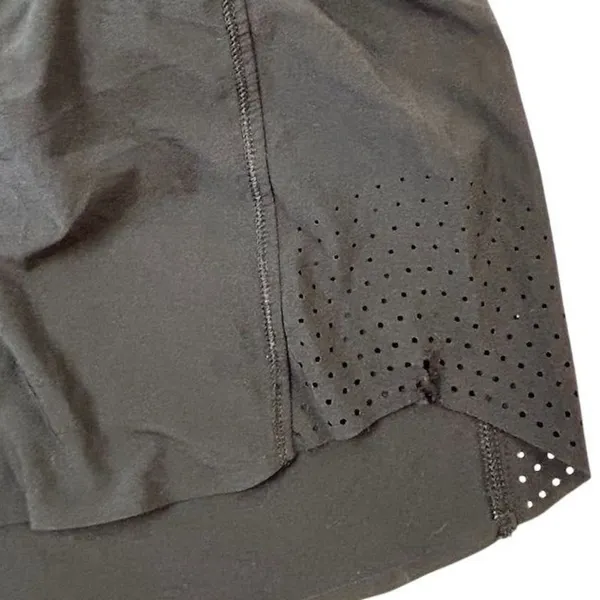 Athleta Women's Black Running Shorts Size M Elastic‎ Waist Vented Sides - Image 6