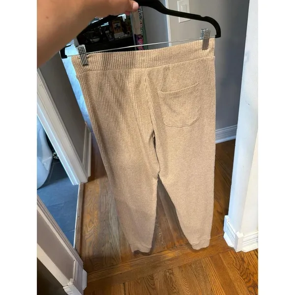 Alo Yoga Muse sweatpants women's medium - Image 2