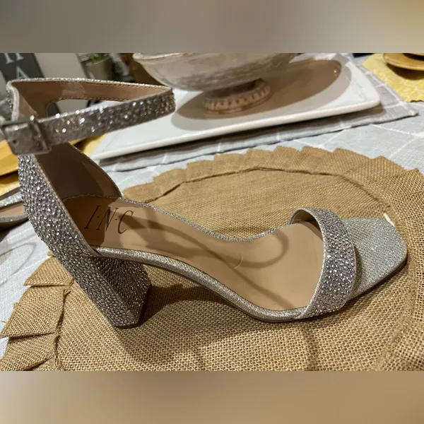 Elegant Silver Rhinestone Women's Heels Sz 8 - Image 5