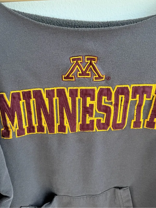 Minnesota university gray off-the-shoulder sweatshirt - Image 2