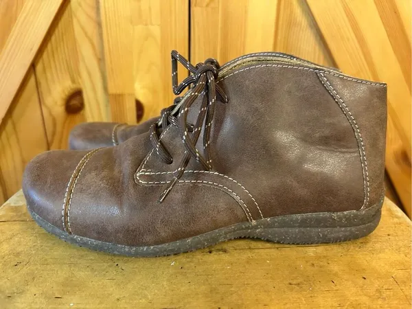 BOC Born Concept Boots Womens 7M Chukka Booties Brown Faux Leather Lace Up - Image 3