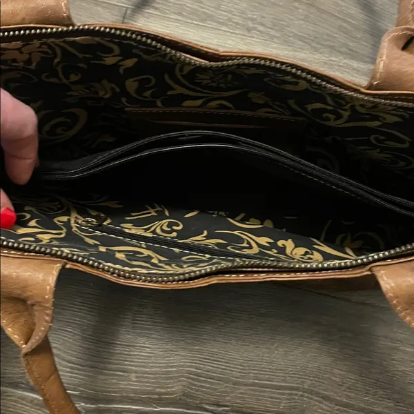 Leaders in Leather Light Brown Leather Shoulder Bag w/ Floral Western Design - Image 7