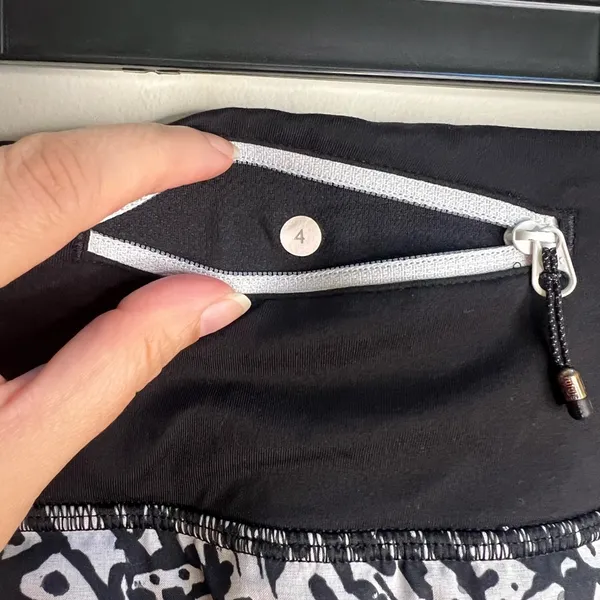 LULULEMON Run Times 4-Way Stretch Short 4" Black & White‎ Size 4 - Image 4