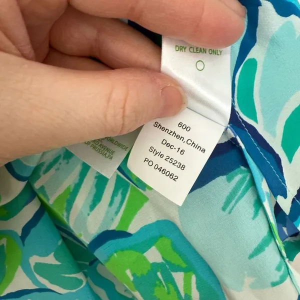 Lilly Pulitzer Women’s Small Sunny Elsa Cold Shoulder Silk Blouse - Image 5
