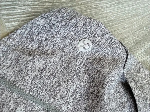 lululemon athletica Heathered Gray Speed Shorts with liner EUC size 4 - Image 3