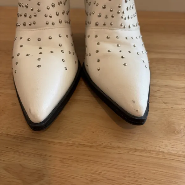 Truffle Collection Cowboy White Studded Ankle Heel Boots Pointed Toe 7.5 Western - Image 2
