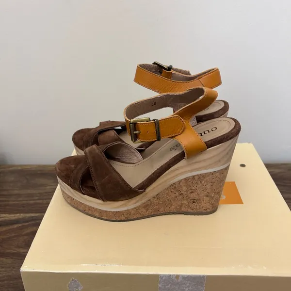 Cubanas Brown and Tan‎ Wedge Sandals heels size 38 - Image 6