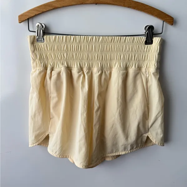 Old Navy Cream High‎ Waist Shorts with Elastic Waistband - Image 2