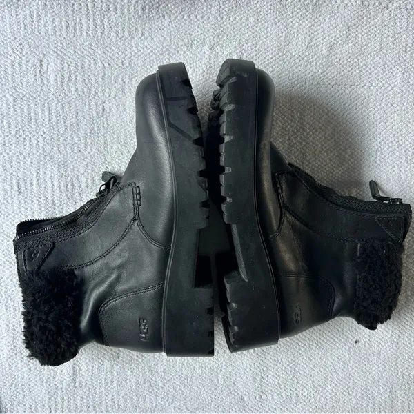 UGG Czeriesa Women's Black Boots - Image 2
