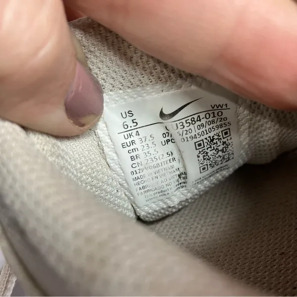 Nike sneakers white‎ pink size 6.5 - Image 7