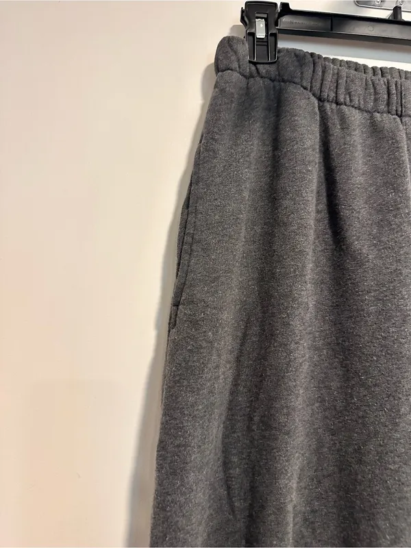 Brandy Melville Rosa sweatpants Sz:OS charcoal gray elastic waist/cuffs pockets. - Image 7