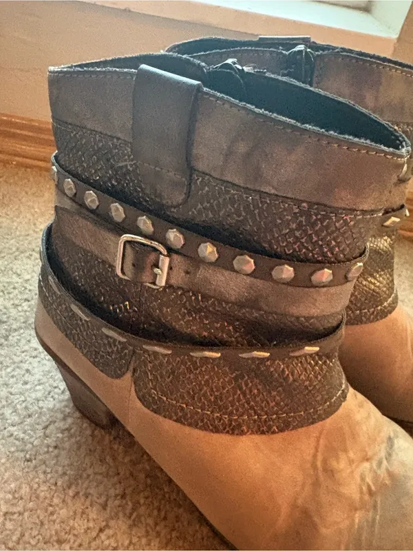 Remonte EU 41 US 9.5 Studded Moto Ankle Boots Brown Taupe Western - Image 2