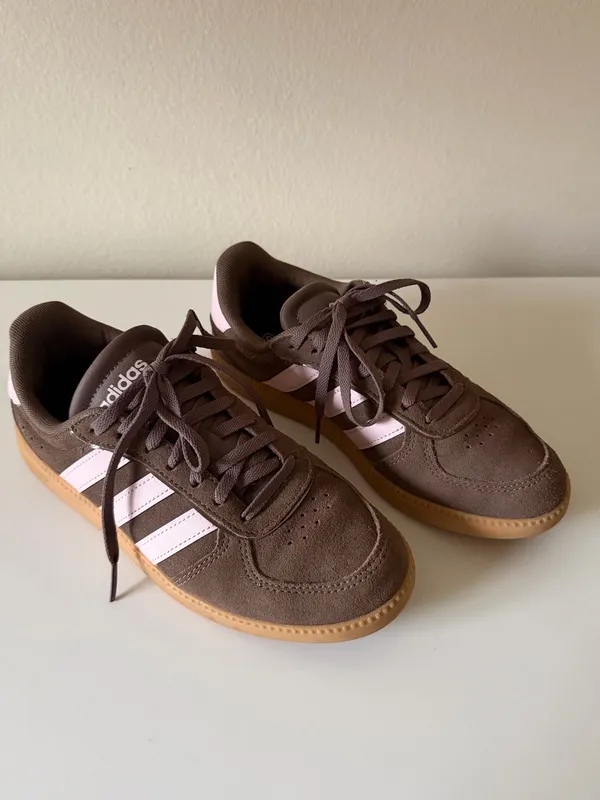 Adidas Sneakers Size 6 - Image 2