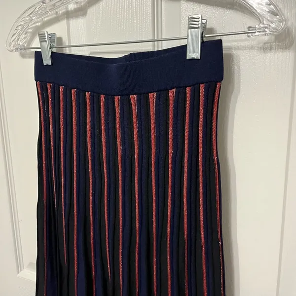 Marine‎ Layer Penny Pleated sweater knit Midi Skirt in Rainbow stripe sparkle XS - Image 4